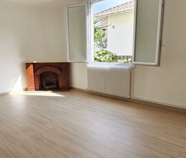 Location Maison 8 pièces 176m² BAYONNE 64100 - Photo 2