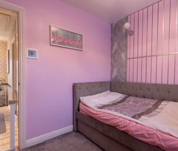 4 bedroom semi-detached house to rent - Photo 5