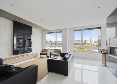 Le Canal : condo de 1200 pc, 2 chambres, 2 salles de bain avec stationnement intérieur, offert en location semi-meublé - Photo 5