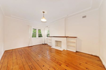 22 Henley Street, - Photo 2