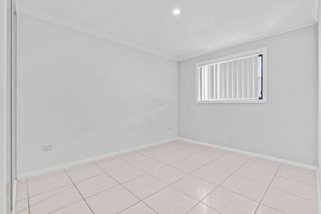 Spacious private granny flat with water included - Photo 2