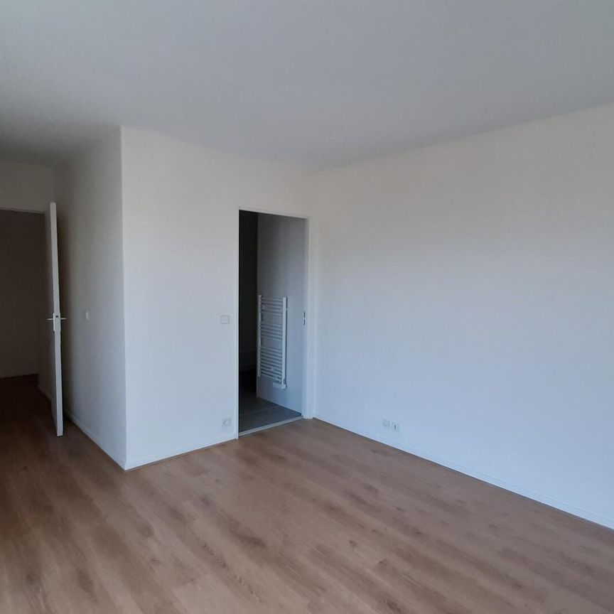 location Appartement T6 DE 130.6m² À PARIS - Photo 1