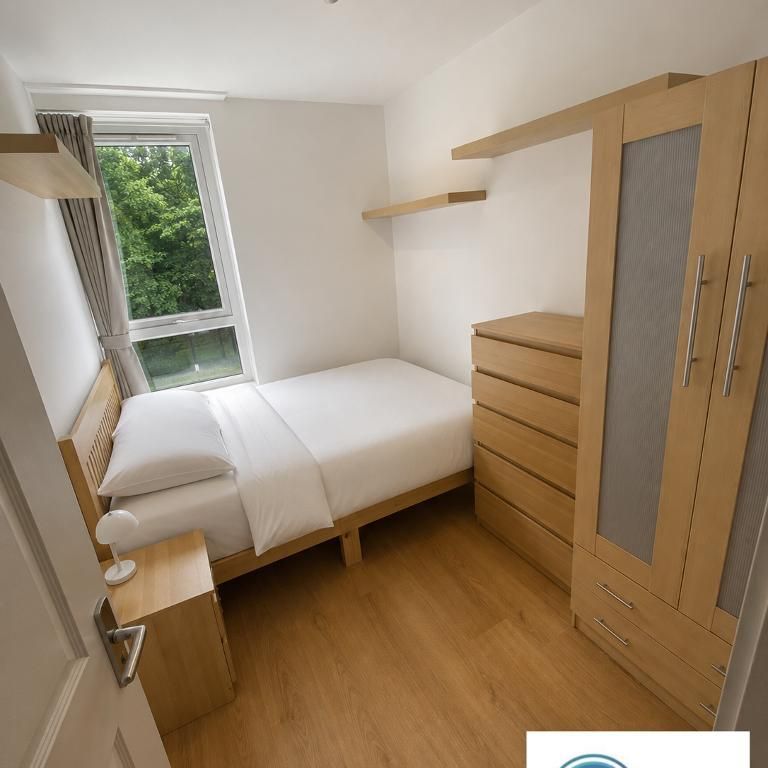 1 Bedroom Room in Flat Share To Rent - Photo 1