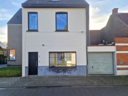 Huis met 2 slaapkamers, garage en tuin - Photo 4