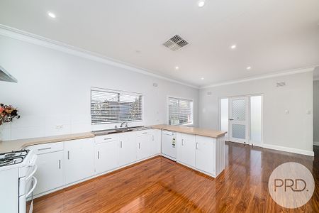 14 Inglis Street, Lake Albert NSW 2650 - Photo 3