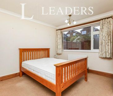 2 bedroom bungalow to rent - Photo 3