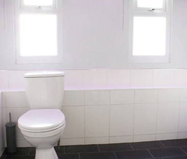 1 bedroom in a house share to rent - Photo 6