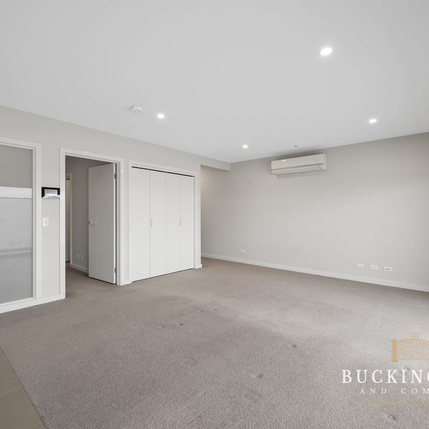 Apartment in the Heart of Montmorency - Photo 1