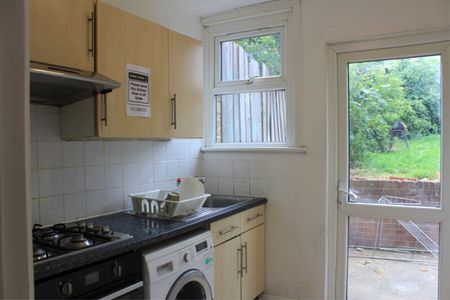 Room in a Shared House, Forest Road, E17 - Photo 2