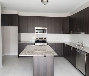 For Lease - 176 CRANESBILL Road, Kanata, Ontario - Photo 4