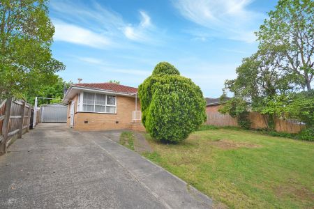 72 Croydondale Drive, Mooroolbark - Photo 2