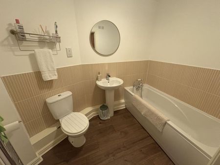 2 bedroom flat to rent - Photo 5