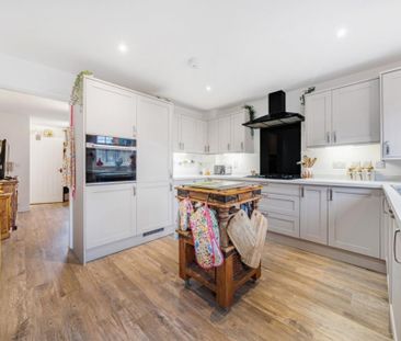 3 bedroom semi-detached house to rent - Photo 5