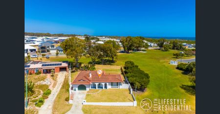 Beautiful 3x1 Family home- 6 month lease initially - Photo 4