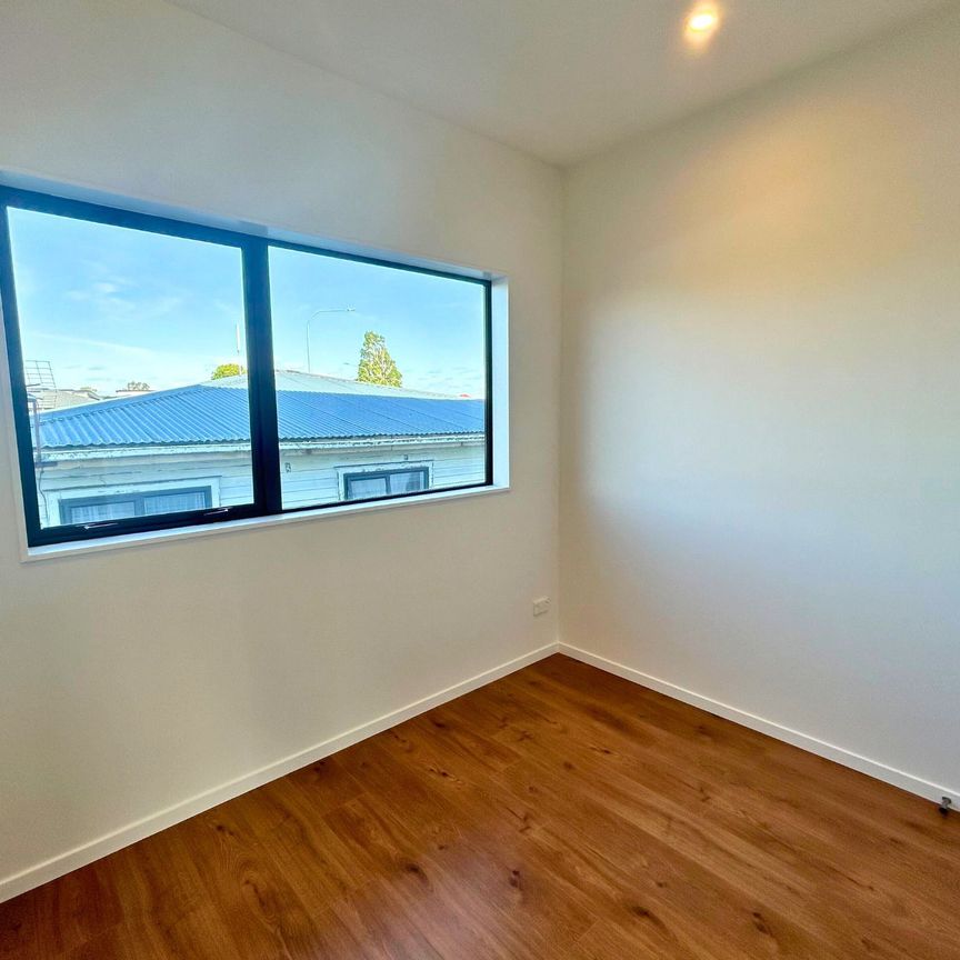 5 Bedrooms on Massey Rd - Photo 1