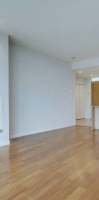 Luxurious 2 bed, 2 bath condo in Shutters building - Photo 1