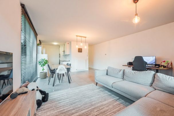 Gelijkvloersappartement met tuin en 2 slaapkamers te huur - Photo 1