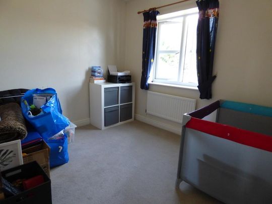 4 bedroom semi-detached house to rent - Photo 1