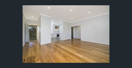 Renovated, Top Floor, Amazing View - Photo 3