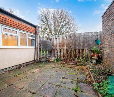 4 bedroom terraced house to rent - Photo 3