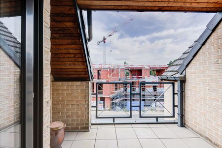 DUPLEXAPPARTEMENT MET 2 SLAAPKAMERS, 2 TERRASSEN EN GARAGEBOX AAN HET CENTRUM VAN BILZEN - Photo 4