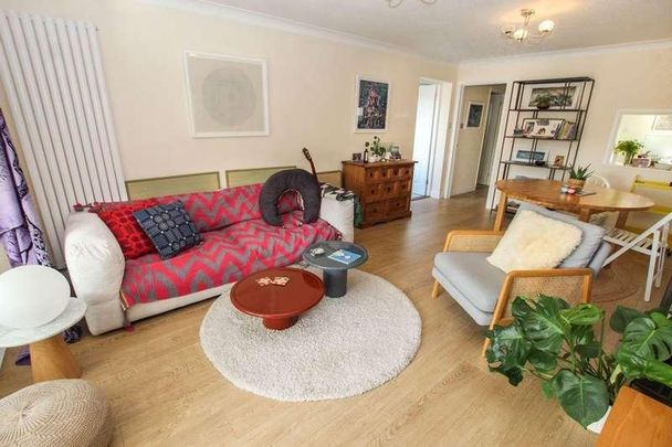 Cranleigh Gardens, Whitstable, CT5 - Photo 1