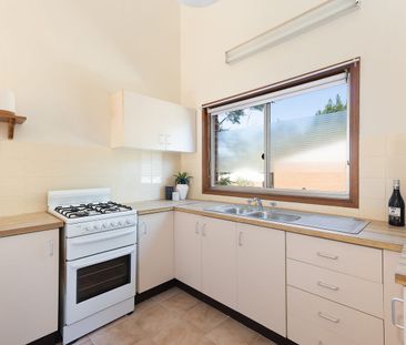 Generously Proportioned Townhouse - Photo 4