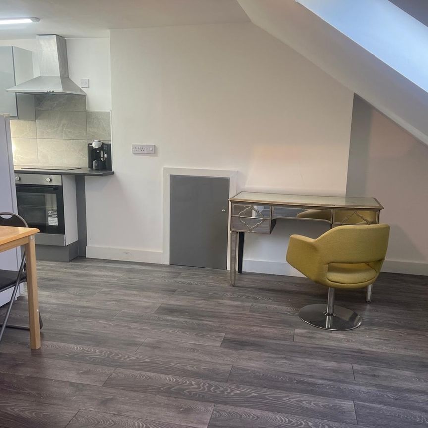 1 Bed Flat, Clarendon Road, CR0 - Photo 1