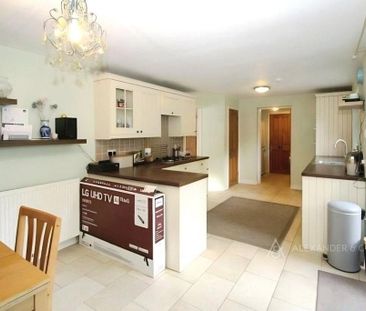 3 bedroom detached house to rent - Photo 4