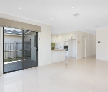 Modern Mentone Living – Stylish 3-Bedroom Townhouse at 5B Avenza St... - Photo 4