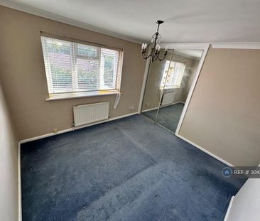 3 bedroom detached house to rent - Photo 3