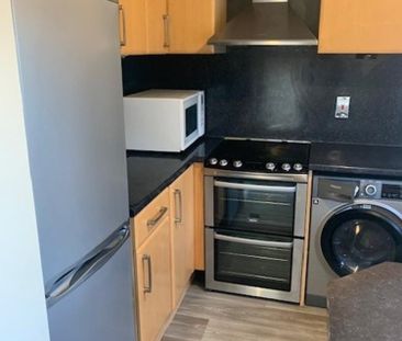 3 bedroom flat to rent - Photo 4