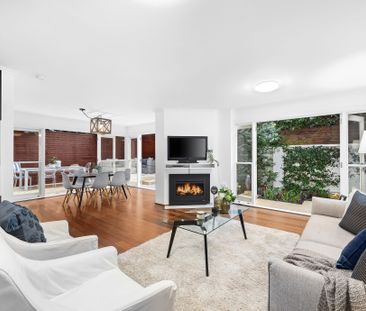 Private Three Bedroom Townhouse in the Heart of Cammeray - Photo 1