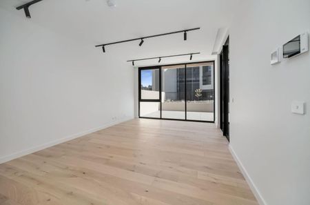 77/7 State Circle, Forrest ACT 2603 - Apartment For Rent | Domain - Photo 2