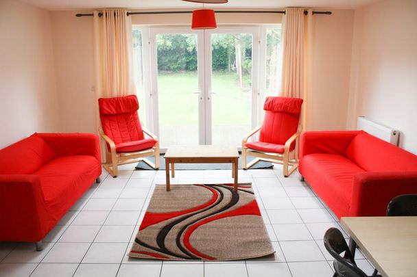 6 bedroom terraced house to rent - Photo 1