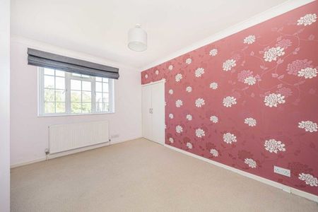 Manor Lane, Hampton, TW16 - Photo 3