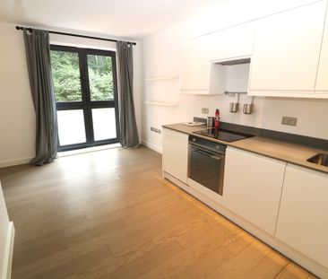 Lincoln Road, Dorking - 1 bedroomProperty for lettings - Seymours - Photo 2
