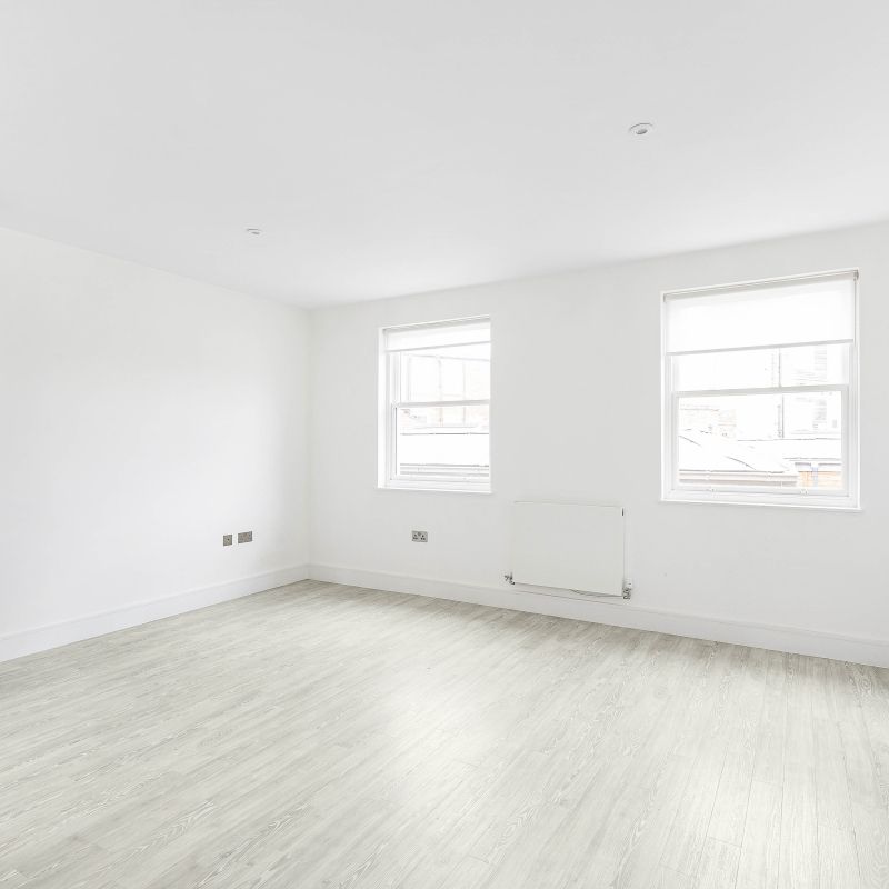 Munster Road, London, SW6 - Photo 1