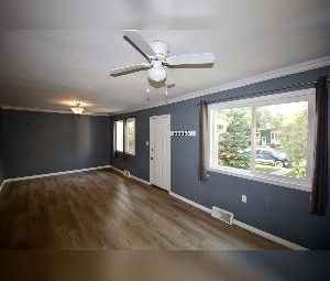 2 Bed Loft 1 Bed Main House For Rent Idylwylde Edmonton - Photo 4