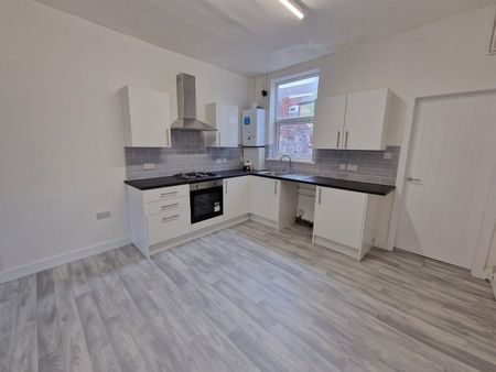 2 Bed Terraced House, Northbourne Street, M6 - Photo 5