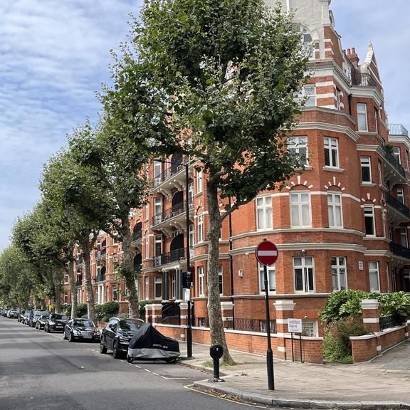 4 bedroom flat to rent - Photo 1