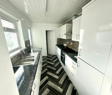 3 bedroom terraced house to rent - Photo 3
