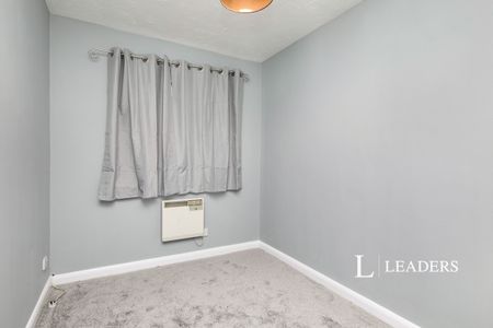 2 bedroom semi detached to rent Lindale Close, Gamston, Nottingham, Nottinghamshire, NG2 - Photo 3