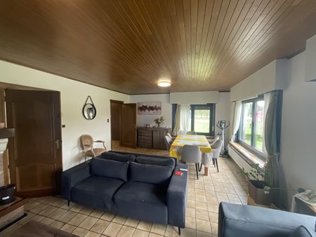 Zeer ruim 3 slaapkamer appartement in rustige omgeving - Photo 2