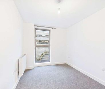 Cromwell Road, Redhill, Surrey, RH1 - Photo 3