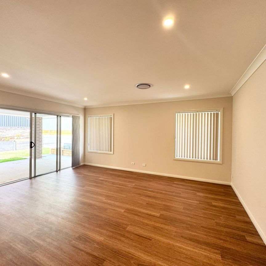 Modern and Spacious Family Home - Photo 1