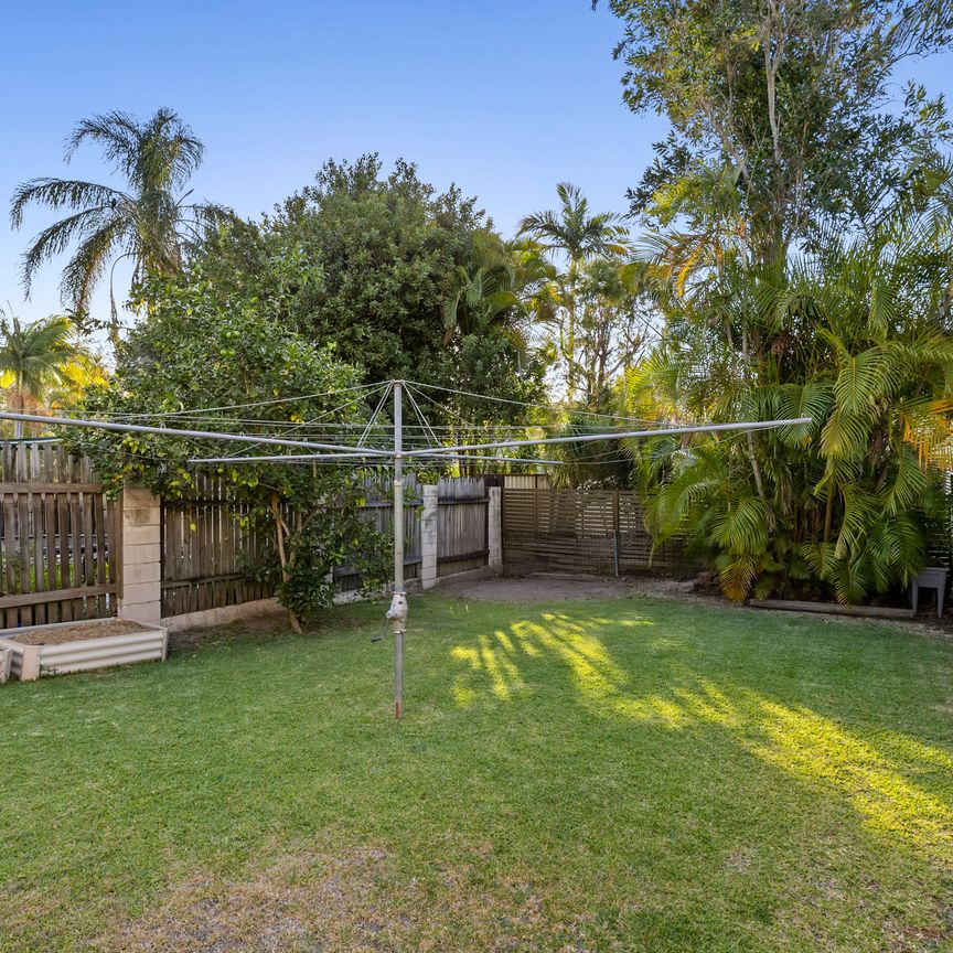 Versatile Family Home with Pool! - Photo 1