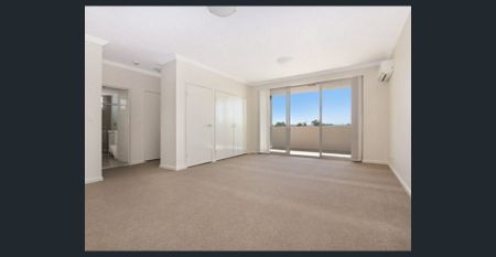 Brand New 2 Bedroom Apartment Level 5 - Photo 3