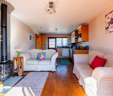 1 bedroom bungalow to rent - Photo 2