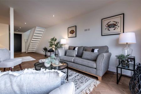 3 bedroom terraced house to rent - Photo 2